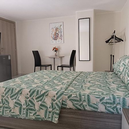 Casa Vacanza In Pieno Centro Storico Vicino Ostuni E La Riserva Di Torre Quaceto ซานวีโต เดย์ นอร์มานนี ภายนอก รูปภาพ
