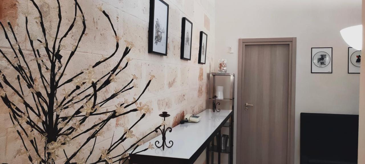 Casa Vacanza In Pieno Centro Storico Vicino Ostuni E La Riserva Di Torre Quaceto ซานวีโต เดย์ นอร์มานนี ภายนอก รูปภาพ